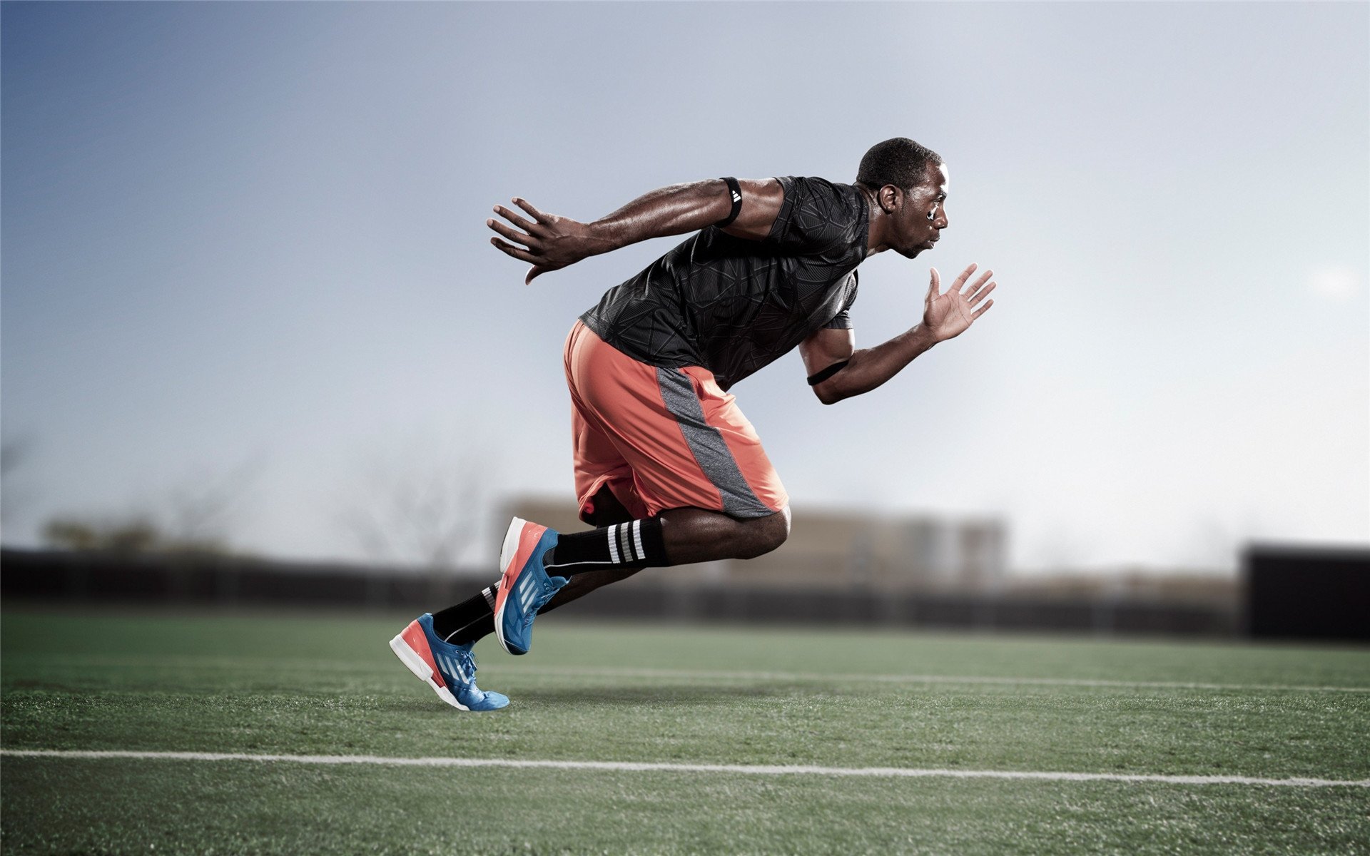 华体会平台-世界田径：肯尼亚跑者屡破纪录，赛场火爆！，肯尼亚跑步冠军